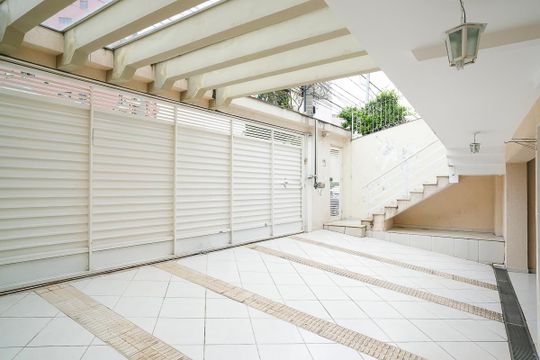 Garagem de casa à venda com 3 quartos, 250m² em Vila Caminho do Mar, São Bernardo do Campo