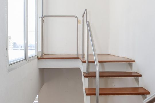 Escada de apartamento à venda com 2 quartos, 210m² em Jardim das Bandeiras, São Paulo