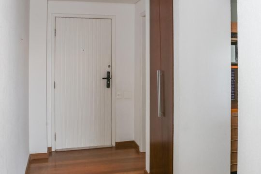 Entrada de apartamento à venda com 2 quartos, 210m² em Jardim das Bandeiras, São Paulo