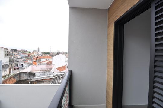 Sacada da Suíte 1 de casa à venda com 3 quartos, 180m² em Parque Rodrigues Alves, São Paulo