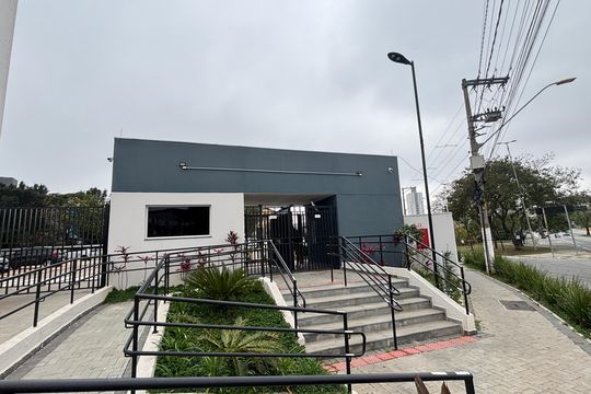 Fachada de apartamento para alugar com 2 quartos, 35m² em Santa Maria, Santo André