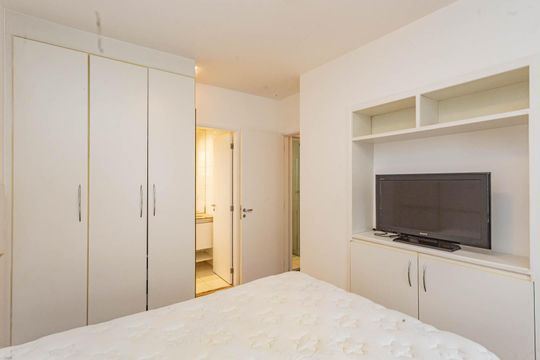 Suíte de apartamento para alugar com 2 quartos, 75m² em Aclimação, São Paulo