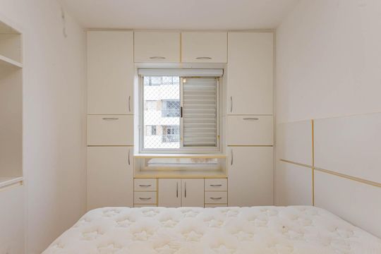 Suíte de apartamento para alugar com 2 quartos, 75m² em Aclimação, São Paulo