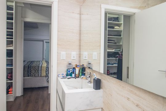 Banheiro da Suíte 3 de casa à venda com 4 quartos, 344m² em Jardim Botânico, Porto Alegre