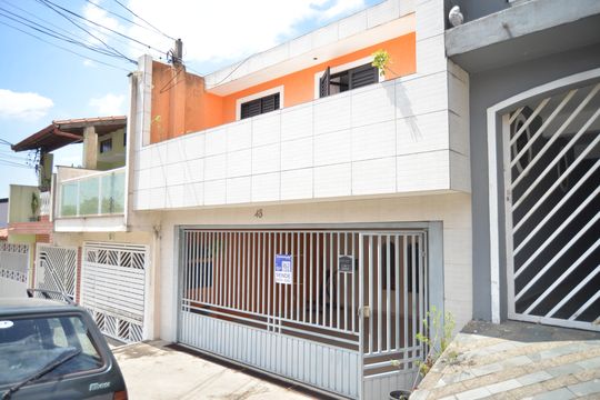 Fachada de casa à venda com 5 quartos, 217m² em Vila Camilópolis, Santo André