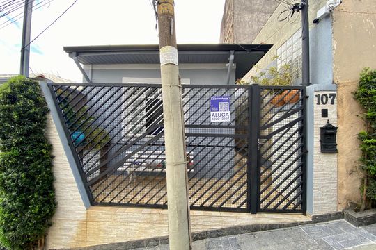Fachada de casa para alugar com 2 quartos, 80m² em Vila Gustavo, São Paulo
