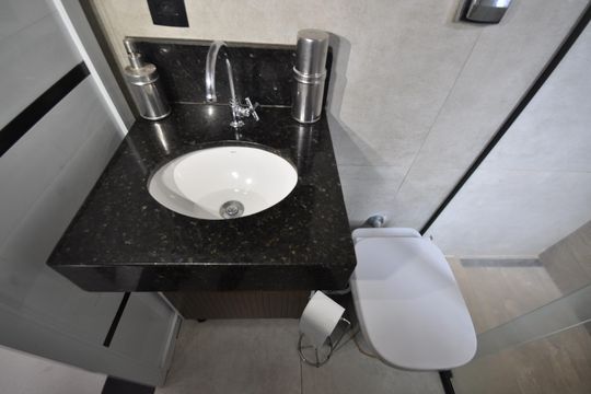 Banheiro de casa para alugar com 2 quartos, 80m² em Vila Gustavo, São Paulo