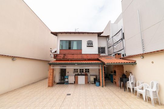Quintal de casa para alugar com 3 quartos, 500m² em Vila Ré, São Paulo