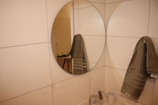 Banheiro de kitnet/studio para alugar com 1 quarto, 26m² em República, São Paulo