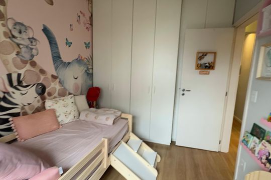 Quarto de apartamento para alugar com 3 quartos, 87m² em Jardim Tupanci, Barueri