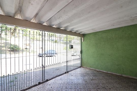 Garagem de casa à venda com 4 quartos, 165m² em Jardim Vera Cruz, São Bernardo do Campo
