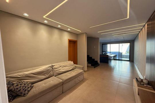 Sala de casa à venda com 3 quartos, 230m² em Santa Luzia, Contagem