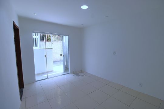 Casa para alugar com 2 quartos, 75m² em Bento Ribeiro, Rio de Janeiro