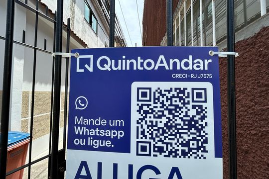 Placa de casa para alugar com 2 quartos, 75m² em Bento Ribeiro, Rio de Janeiro