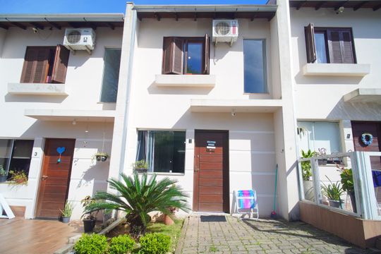Fachada do bloco de casa à venda com 2 quartos, 60m² em São Jorge, Novo Hamburgo