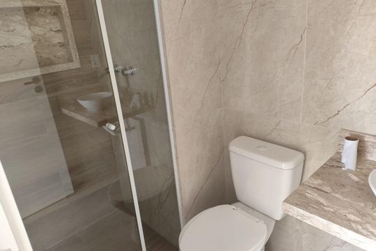 Banheiro de apartamento à venda com 2 quartos, 111m² em Vila Nova Mazzei, São Paulo