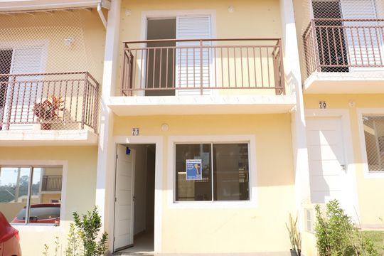 Placa de casa de condomínio para alugar com 2 quartos, 52m² em Chácara Ondas Verdes, Cotia