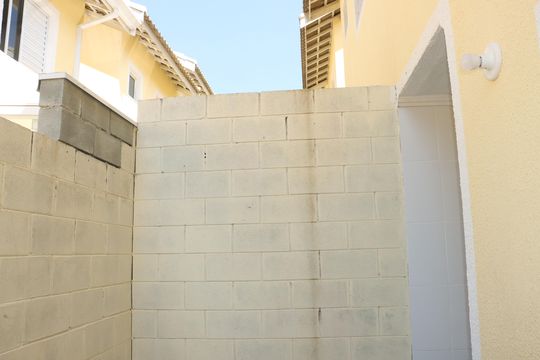 Área Externa de casa de condomínio para alugar com 2 quartos, 52m² em Chácara Ondas Verdes, Cotia