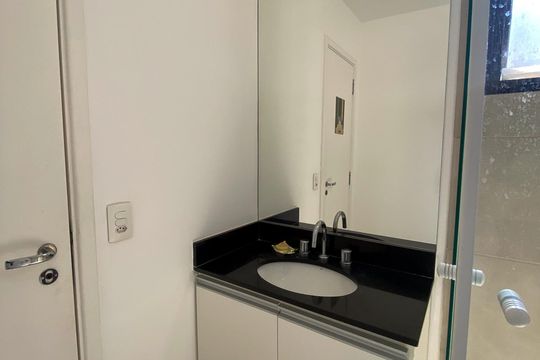 Banheiro de kitnet/studio à venda com 1 quarto, 35m² em Santo Amaro, São Paulo