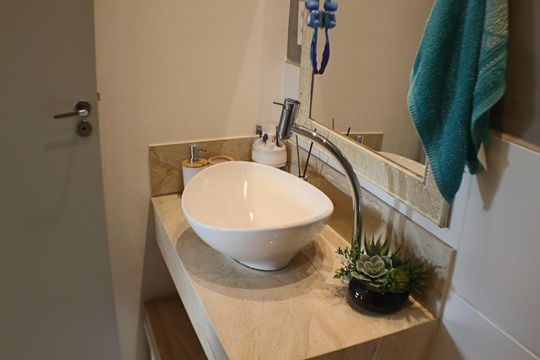 Banheiro de apartamento para alugar com 2 quartos, 53m² em Jardim Belval, Barueri