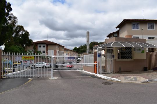 Fachada do condomínio de apartamento para alugar com 2 quartos, 48m² em Santa Cândida, Curitiba