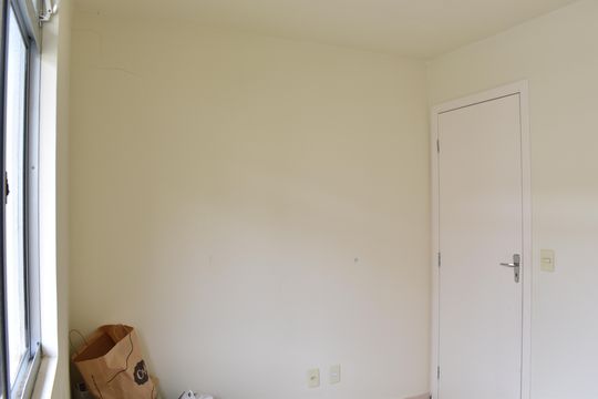 Quarto 2 de apartamento para alugar com 2 quartos, 48m² em Santa Cândida, Curitiba