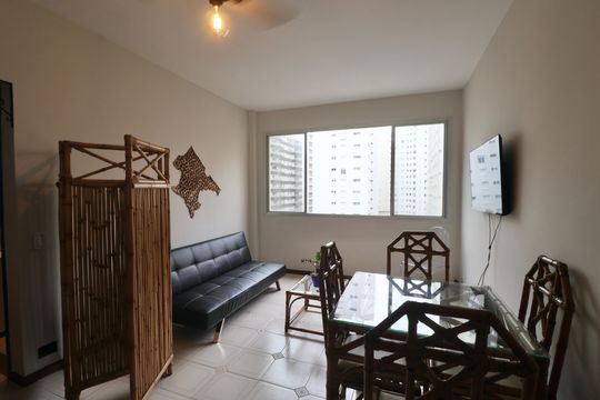 Sala de apartamento para alugar com 1 quarto, 50m² em Barra Funda, Guarujá