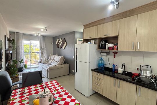 Sala  de apartamento à venda com 2 quartos, 57m² em Vila Homero Thon, Santo André