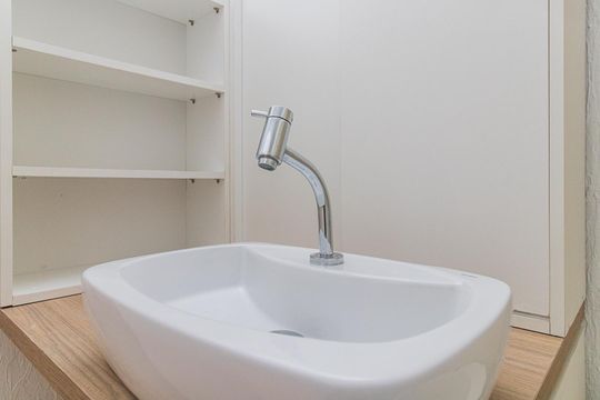 Banheiro de apartamento à venda com 1 quarto, 39m² em Santa Tereza, Porto Alegre