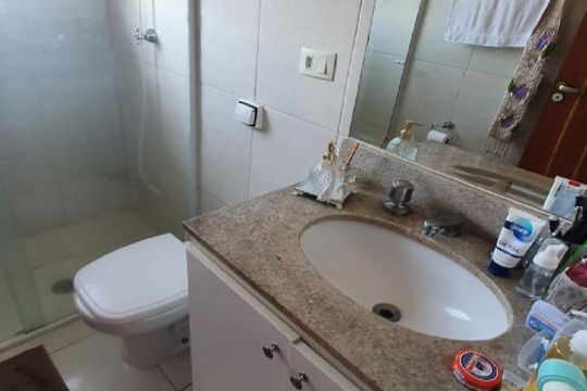 Banheiro da Suíte de casa à venda com 4 quartos, 249m² em Jardim Andrea Demarchi, São Bernardo do Campo