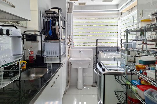 Cozinha de apartamento para alugar com 1 quarto, 55m² em Icaraí, Niterói