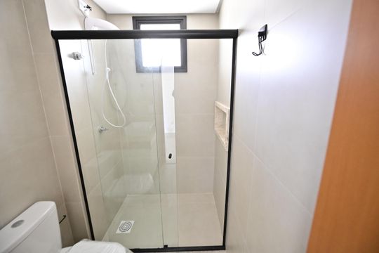 Banheiro Social de apartamento à venda com 1 quarto, 48m² em Parque Amazônia, Goiânia