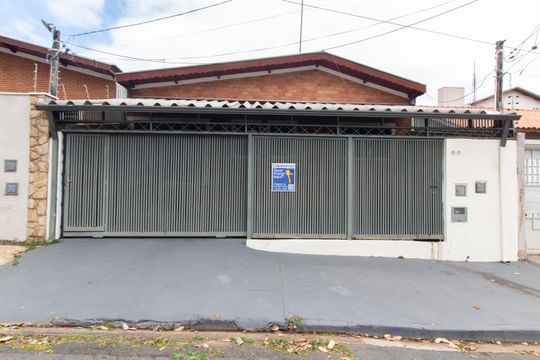 Fachada de casa à venda com 3 quartos, 250m² em Jardim Flamboyant, Campinas