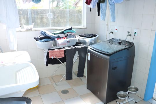 Área de Serviço de casa de condomínio para alugar com 5 quartos, 300m² em Jardim Colibri, Cotia