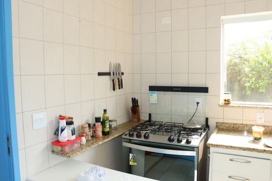Cozinha de casa de condomínio para alugar com 5 quartos, 300m² em Jardim Colibri, Cotia