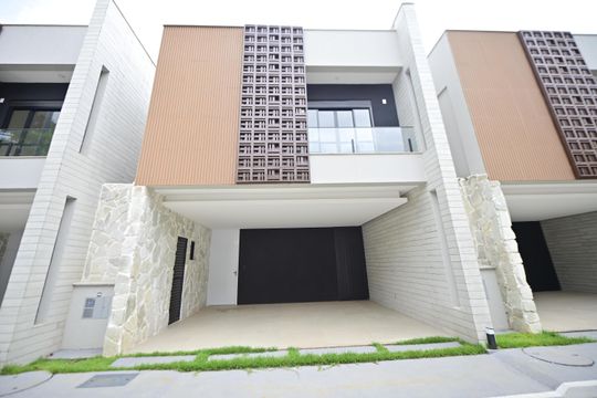 Garagem de casa de condomínio para alugar com 3 quartos, 153m² em Vila Rosa, Goiânia