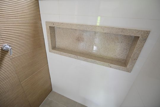 Banheiro da Suíte 2 de casa de condomínio para alugar com 3 quartos, 153m² em Vila Rosa, Goiânia