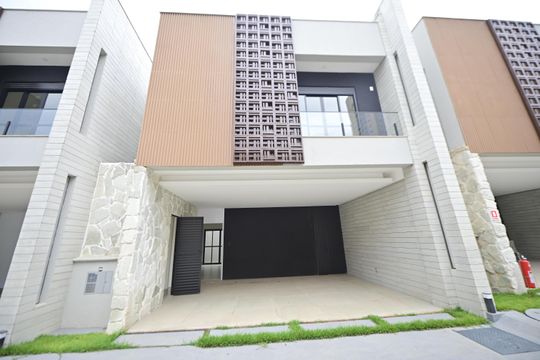 Fachada  de casa de condomínio para alugar com 3 quartos, 153m² em Vila Rosa, Goiânia