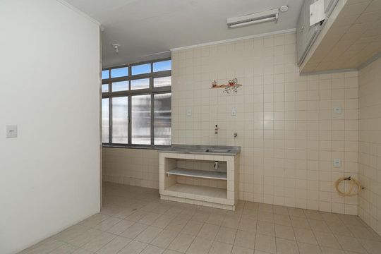 Cozinha de apartamento à venda com 2 quartos, 68m² em Petrópolis, Porto Alegre