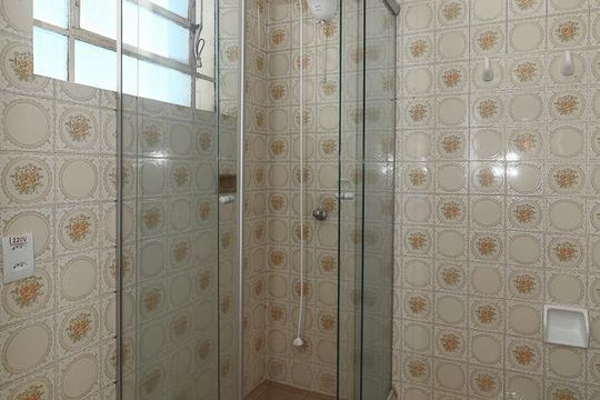 Banheiro Social de apartamento à venda com 2 quartos, 68m² em Petrópolis, Porto Alegre