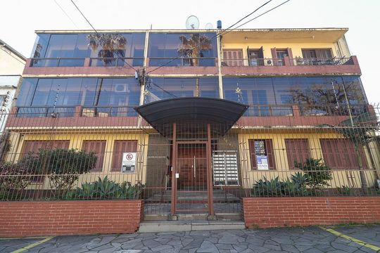 Fachada de apartamento à venda com 2 quartos, 68m² em Petrópolis, Porto Alegre