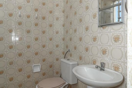 Banheiro Social de apartamento à venda com 2 quartos, 68m² em Petrópolis, Porto Alegre