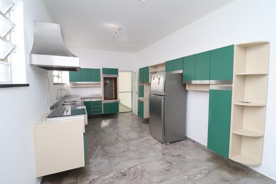 Cozinha de casa à venda com 5 quartos, 300m² em Portuguesa, Rio de Janeiro