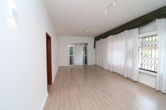 Casa à venda com 5 quartos, 300m² em Portuguesa, Rio de Janeiro