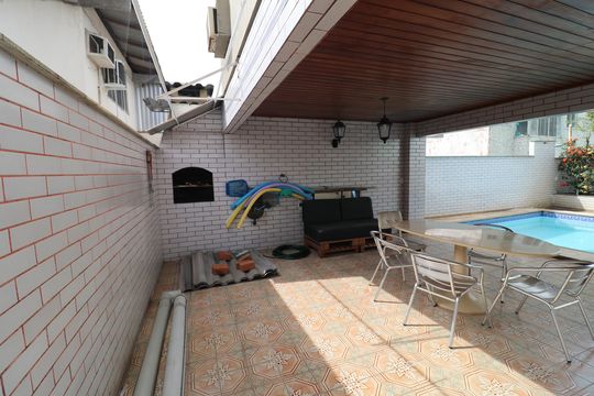 Área externa de casa à venda com 5 quartos, 300m² em Portuguesa, Rio de Janeiro