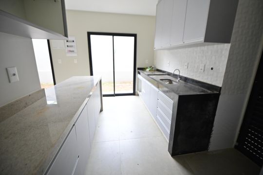 Cozinha de casa de condomínio para alugar com 3 quartos, 153m² em Vila Rosa, Goiânia
