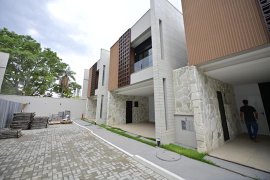 Fachada de casa de condomínio para alugar com 3 quartos, 153m² em Vila Rosa, Goiânia