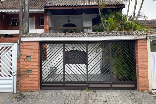 Fachada de casa para alugar com 3 quartos, 200m² em Canto do Forte, Praia Grande