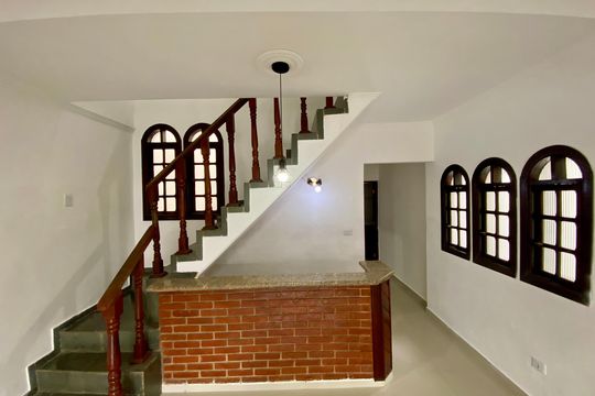 Sala de casa para alugar com 3 quartos, 200m² em Canto do Forte, Praia Grande
