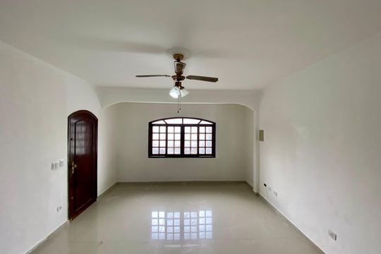 Casa para alugar com 3 quartos, 200m² em Canto do Forte, Praia Grande